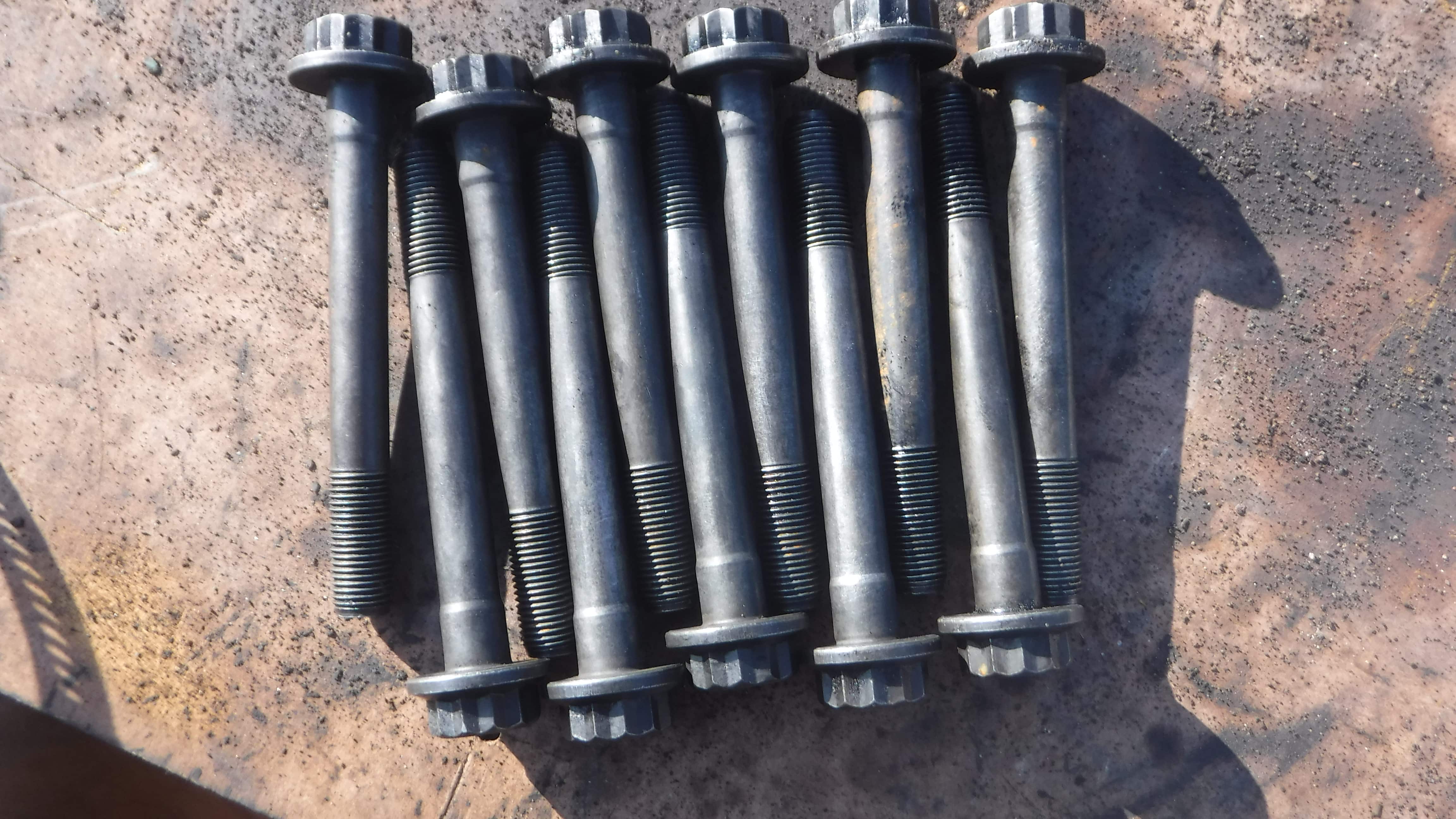 Болт головки блока цилиндра ГБЦ 110мм 11мм Рено премиум Renault Premium DCI320 2005 7701471373